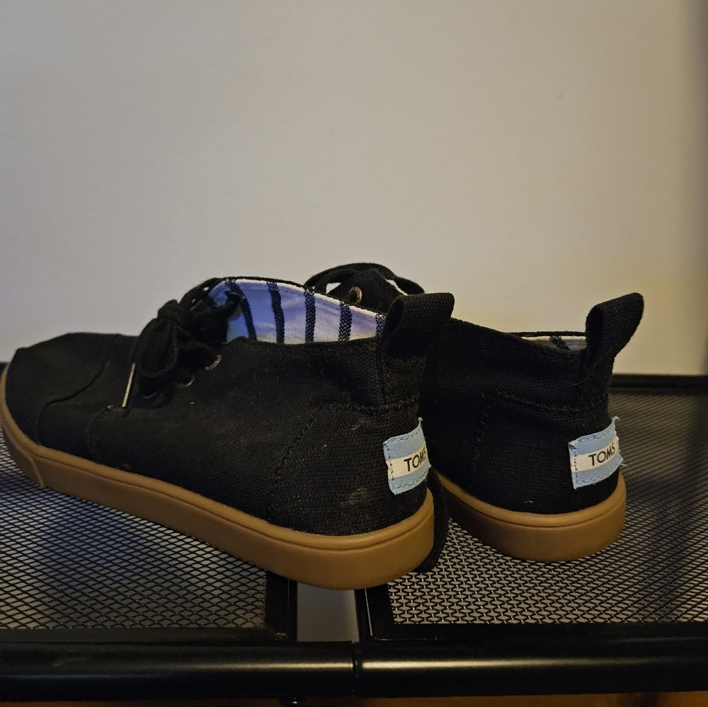 TOMS Black canvas sneaker